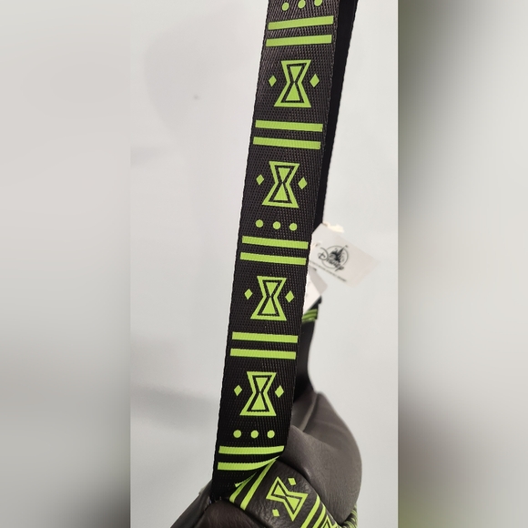 Encanto Loungefly‎ Fanny Pack NWT - Picture 3 of 3